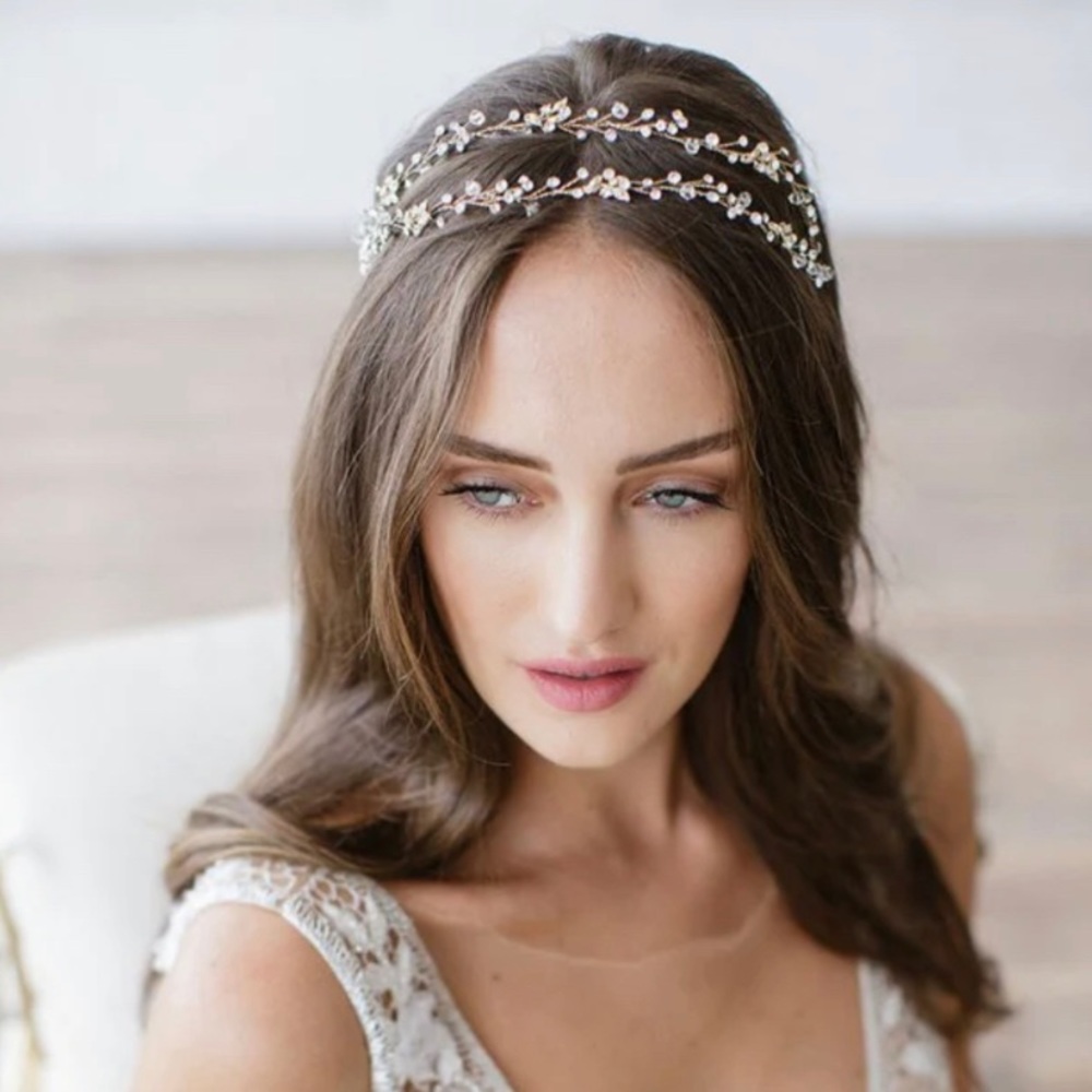 Brides & Hairpins Gia Halo